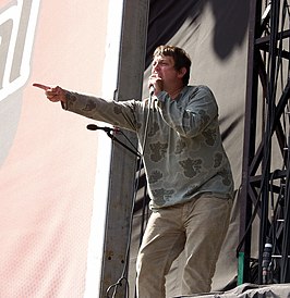 Tom Hingley in concert, 2003