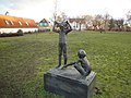 Peter Fritzsche: Spielende Kinder, Bronze, 1968; Patientengarten
