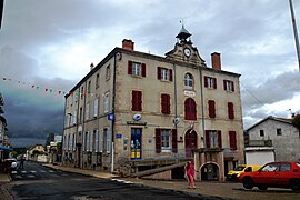 The town hall in Arlanc