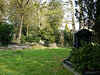 Alte Grabsteine auf dem Friedhof Holthausen