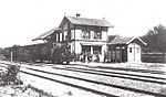 Bahnhof Hinwil, Aufnahmegebäude mit Güterschuppen