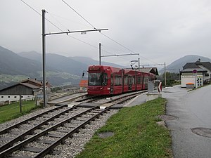 egy villamos szerelvény Bahnhof Kreith közelében