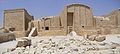 In Stein umgesetzte Sed-Fest-Kapellen im Djoser-Bezirk (Seh-netjer-Typ (siehe Gottesschatten) links und Per-wer-Typ rechts)