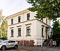 Wohnhaus in offener Bebauung