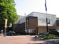 Singer Museum zu Laren mit der Skulptur "Schwäne in Laren".