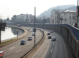 De A620 langs de Saar in Saarbrücken