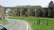 Viadukt Höllengrund von 1847 über das Wasser