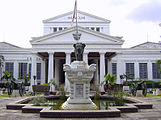 Merkez Cakarta'da yer alan Endonezya Ulusal Müzesi