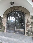 Jose Roy mausoleum 2