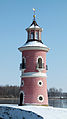 Hafenanlage mit Mole und Leuchtturm in Fortsetzung der Ostachse des Fasanenschlösschens mit Anlegestelle sowie vier von Delphinen geschmückten Sandsteinvasen, Steinbänken (Einzeldenkmal der Sachgesamtheit 09301072)