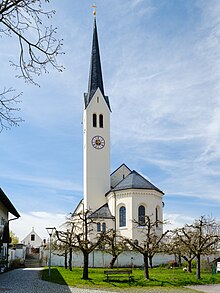 Riederinger Pfarrkirche beim Dorfzentrum