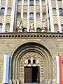 Das neoromanische Portal der Kathedrale