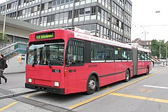 Ein älterer Gelenktrolleybus