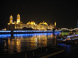 De Min Jiang bij nacht in Fuzhou