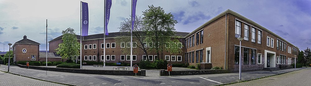 Augustinuscollege. Het gebouw is een gemeentelijk monument.