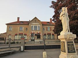 The town hall in Jeandelize