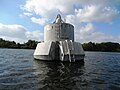 Auf dem Medeweger See schwimmt eine ehemalige Wasseraufbereitungsanlage, das sogenannte "U-Boot"