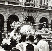 The photo shows a float numbered 17 on the street with a sign written "恭祝英女皇加冕大典(Congratulation of the Queen Coronation)" and a flag written "ERII CORONATION"