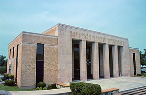 Randolph County Courthouse in Pocahontas (2005). Das 1940 im Stile des Art déco erbaute Courthouse ist seit August 1996 im NRHP eingetragen.[1]