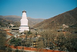 Blik op Tayuan Si en het dorp Taihuai