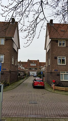 Kouterstraat gezien vanaf de Middenweg richting Ploegstraat