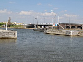 Hier lag vroeger de Luikbrug. In de achtergrond ligt de Noorderlaanbrug.