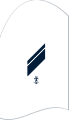 Dienstgradabzeichen eines Stabskorporals (30er Verwendungsreihe) auf dem Oberärmel des weißen Hemdes für Marineuniformträger
