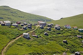 Een zomerdorp in Çaykara