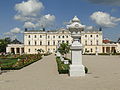 Palazzo Branicki Palace a Białystok, disegnato da Tielman van Gameren, viene talvolta definito il "Versailles polacco"[198]