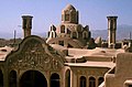 Chane-ye Borudscherdi in Kaschan im Zentrum des Iran wurde 1857 erbaut und ist ein Beispiel der alten persischen Baukultur in Wüstengegenden. Die beiden hohen Windtürme kühlen die privaten Gemächer (Andaruni) des Gebäudes.