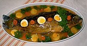„Gefilte Fisch“: ganzer gefüllter Fisch