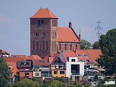 evang. Kirche Sankt-Georgen von der Müritz aus gesehen