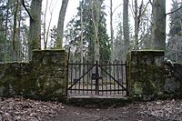 Barons von Hāni family cemetery