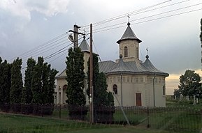 Biserică ortodoxă în Budăi