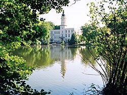 Nordostseite des Schlosses über den Mühlenteich