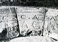 Inschrift über dem Nordtor der CCAA