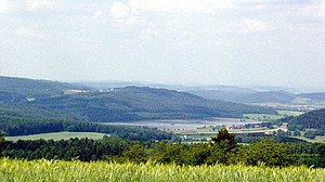 Blick vom Merbelsroder Wachberg (621 m) auf die Talsperre Ratscher bei Schleusingen