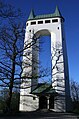 Der markante Schönbergturm mit seinen 108 Treppenstufen zur Plattform bietet einen besonderen Fern- und Rundblick.