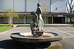 Die kluge und die törichte Jungfrau / Hofbrunnen Markuskirche