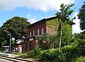 Bahnhof mit Toilettengebäude