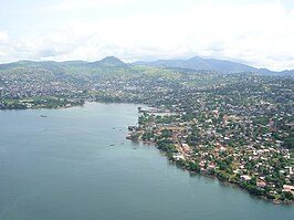 De hoofdstad van Sierra Leone: Freetown.