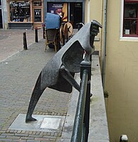 Kunstwerk de baliekluiver op de Gaardbrug.