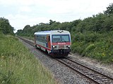 Ein Triebwagen der Reihe 5047 zwischen Oberweiden und Marchegg (vor der Elektrifizierung).