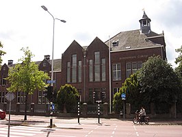 Historisch gebouw van Dudok aan de Hoge Rijndijk/Burggravenlaan