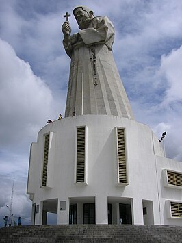 Standbeeld Memorial Frei Damião in Guarabira