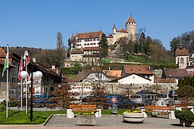 Dorf und Schloss Lucens