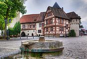 Ein Blick über den Schlossplatz mit dem Schloss im Hintergrund