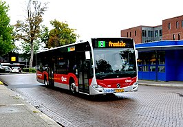 Een Mercedes-Benz Citaro bus in de oude huisstijl van Qbuzz Groningen-Drenthe.