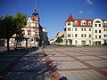 (2) Blick vom Marktplatz in die Breitstraße, links das Rathaus