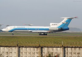 Een Tupolev Tu-154M van Kogalymavia